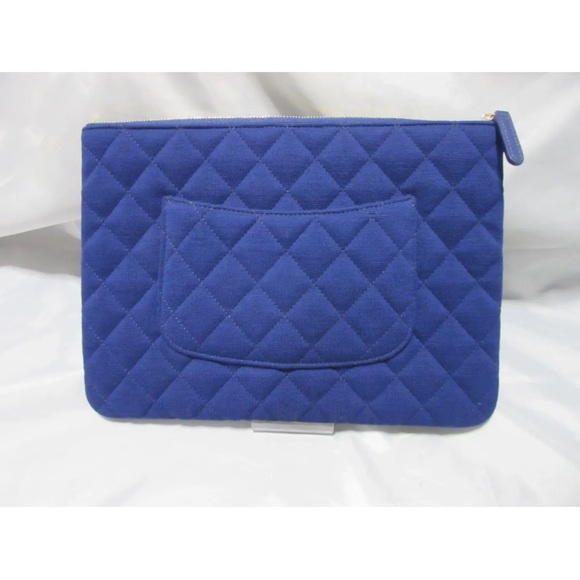 Authentic new CHANEL CC clutch - Picture 9 of 10